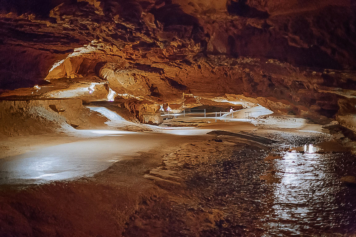 Tuckaleechee Caverns