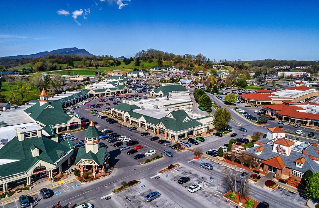 The Five Oaks Premium Outlets